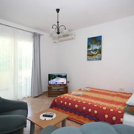 House Antonac *